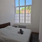 Business Apartment *
