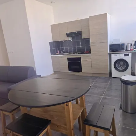 Business Apartment *